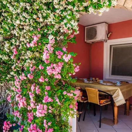 Apartment Le Ek Cozy - Two Bedroom 3 *